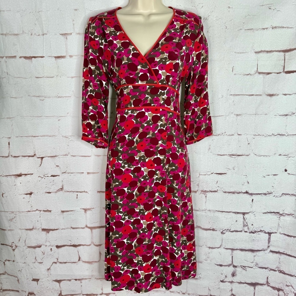 VTG BODEN Mod Floral Print Reds Oranges Tan Faux Wrap 3/4” Sleeve Dress Size 10L - Picture 13 of 15